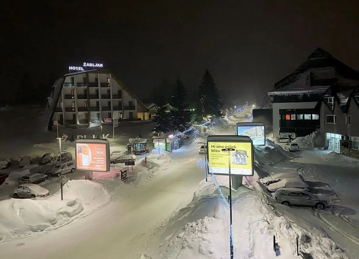 Izdavanje, dvosoban stan, 60m², Centar, Žabljak