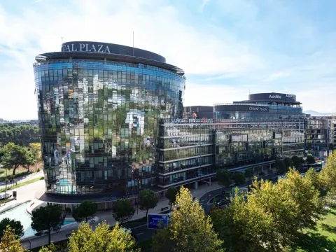 Izdavanje, dvosoban stan, 105m², Kod Capital Plaze, Podgorica - image 11