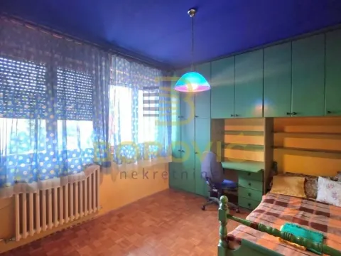 Izdavanje, trosoban stan, 80m², Savski Venac, Beograd - image 6