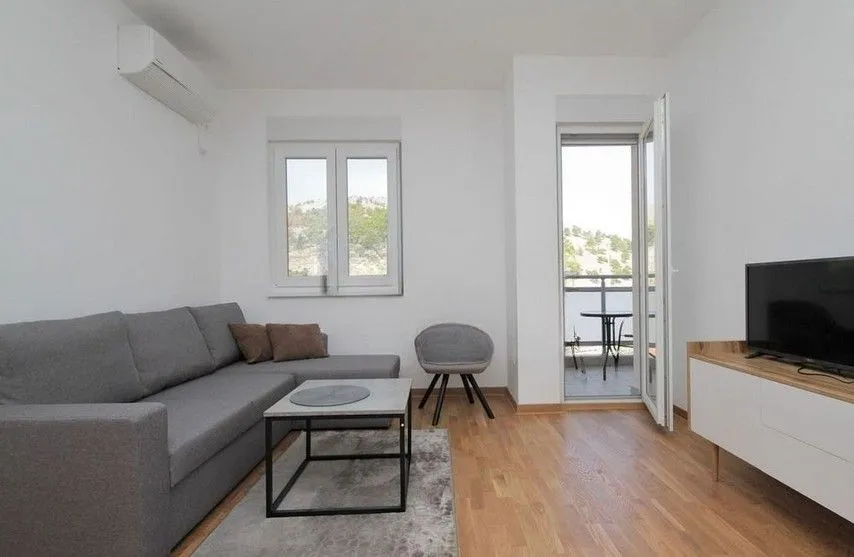 Izdavanje, jednosoban stan, 45m², City Kej, Podgorica