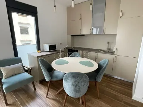 Izdavanje, stan, 68m², Tivat, Crna Gora - image 4