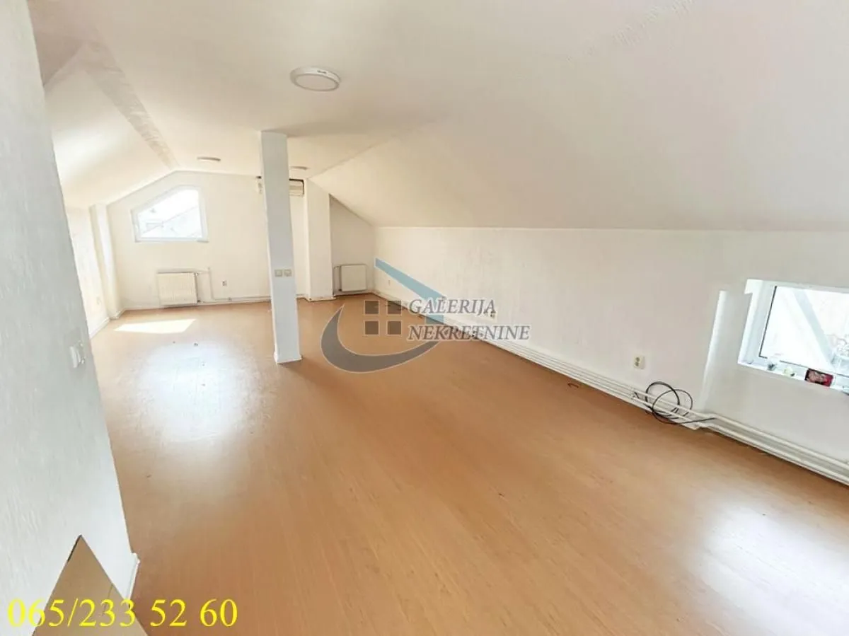 Rent, four bedroom apartment, 176m², Voždovac Sve Podlokacije, Beograd