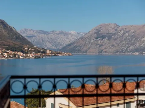 Prodaja, trosoban stan, 187m², Dobrota, Kotor - image 11