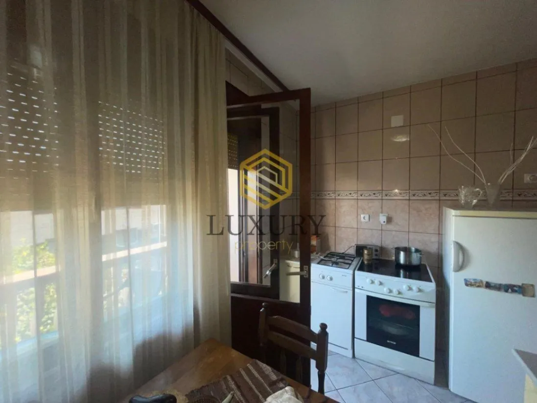 Prodaja, kuća, 300m², Stari Aerodrom, Podgorica