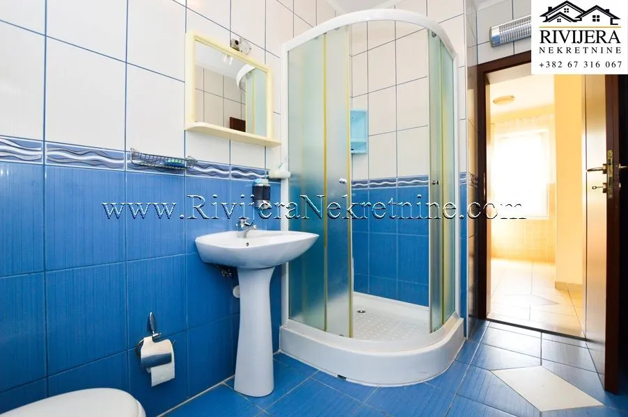 Prodaja, kuća, 260m², Đenovići, Herceg Novi