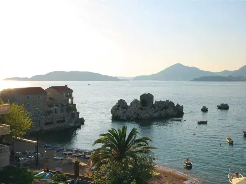 Prodaja, kuća, 321m², Pržno, Budva - image 1