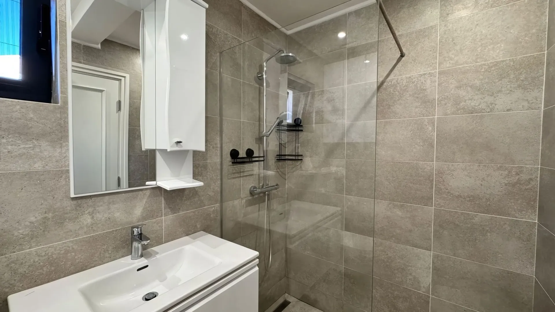 Rent, three bedroom apartment, 78m², Kava, Tivat