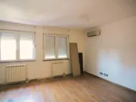 Izdavanje, trosoban stan, 138m², Savski Venac, Beograd - image 1