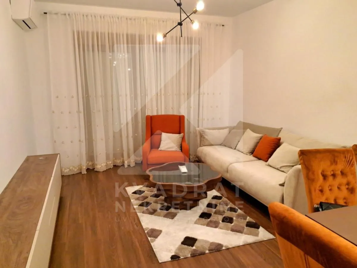 Izdavanje, jednosoban stan, 53m², Master Kvart, Podgorica