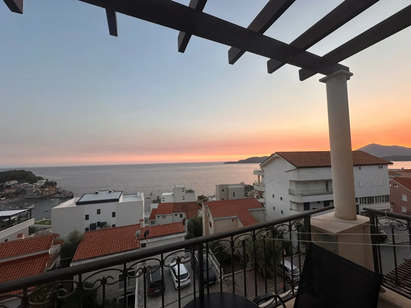 Prodaja, dvosoban stan, 56m², Pržno, Budva