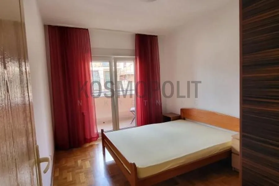Sale, three bedroom apartment, 60m², Južni Bulevar, Vračar Sve Podlokacije