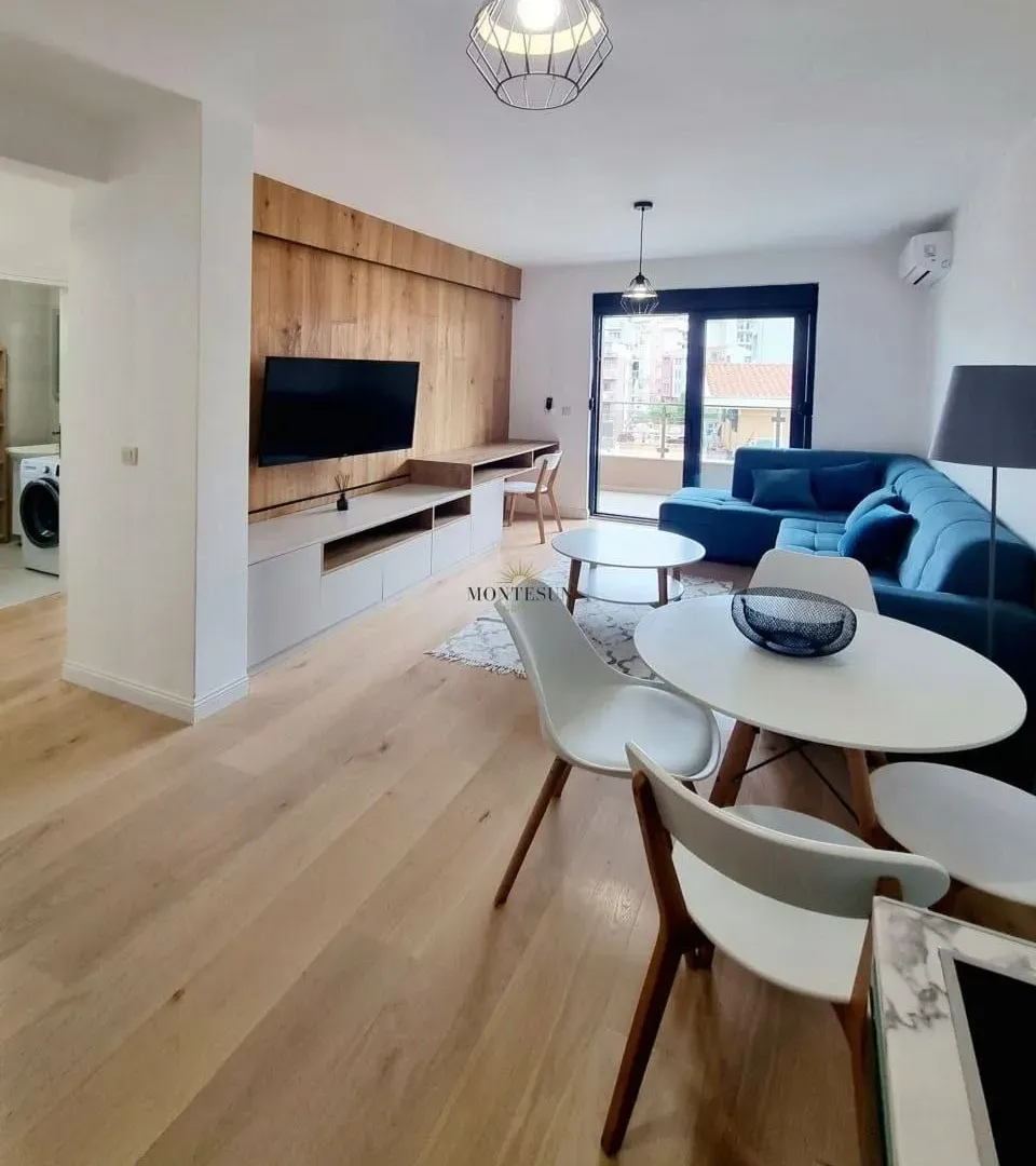 Rent, two bedroom apartment, 54m², Centar, Budva