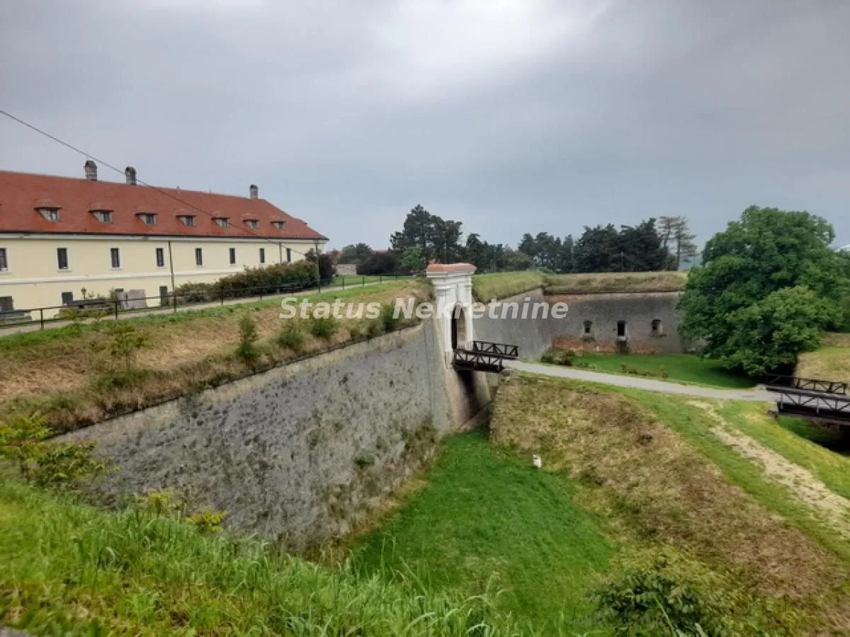 Prodaja, četvorosoban stan, 188m², Petrovaradin, Novi Sad