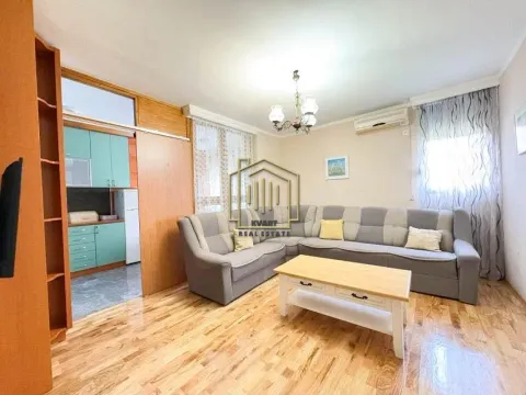 Izdavanje, jednosoban stan, 55m², Blok 5, Podgorica - image 2