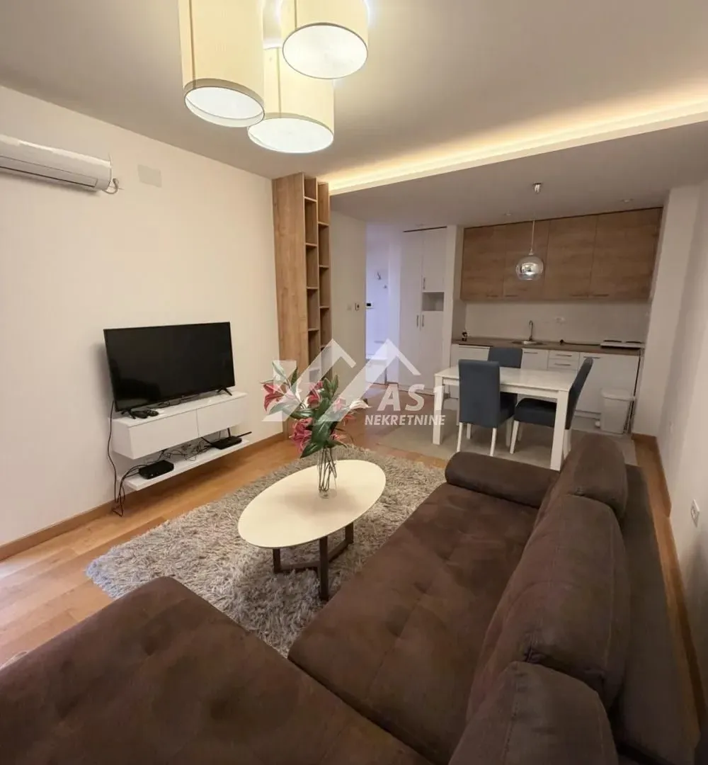 Izdavanje, dvosoban stan, 41m², Rotkvarija, Novi Sad Sve Podlokacije