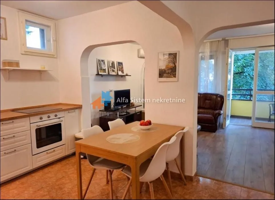 Izdavanje, četvorosoban stan, 80m², Stari Grad, Beograd