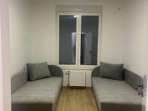 Izdavanje, trosoban stan, 75m², Centar, Novi Sad - image 16
