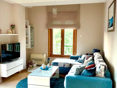 Izdavanje, jednosoban stan, 53m², Gorica C, Podgorica - image 1
