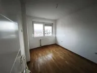 Izdavanje, trosoban stan, 60m², Bulevar patrijarha Pavla, Novi Sad Sve Podlokacije - image 2