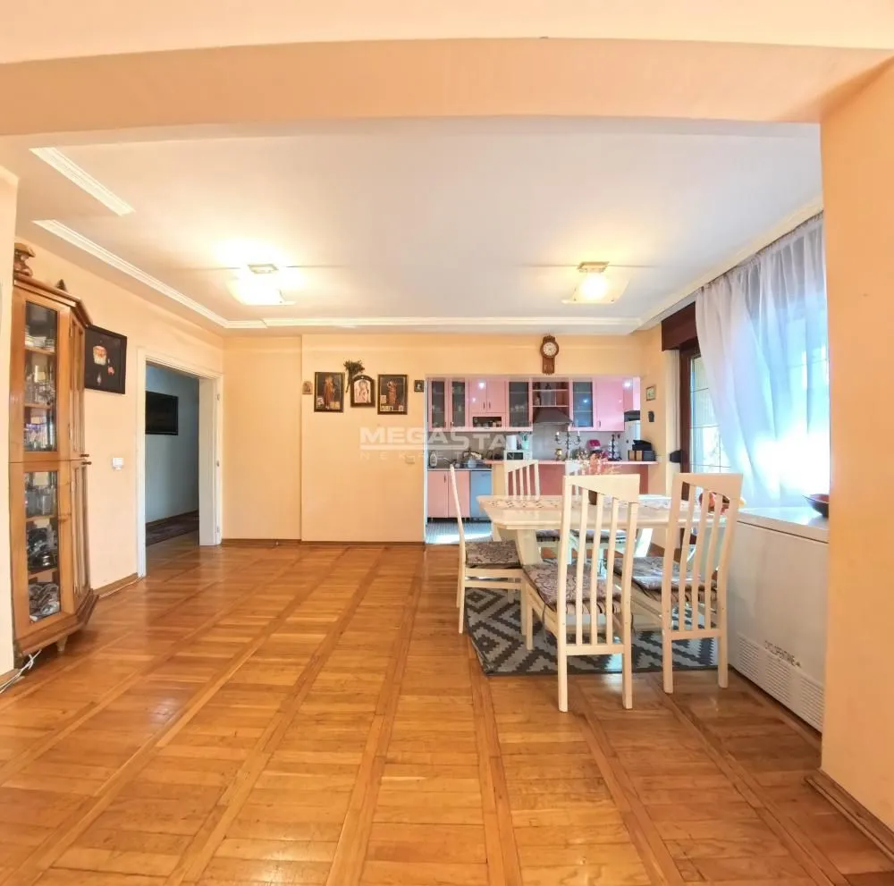 Sale, four bedroom apartment, 101m², Vukov Spomenik, Zvezdara Sve Podlokacije