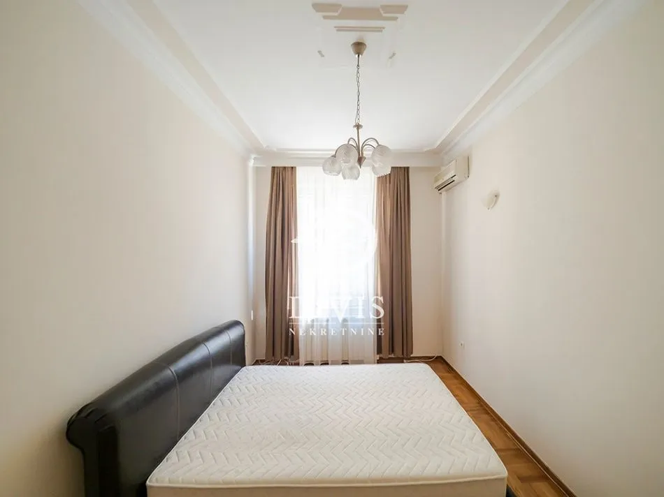Izdavanje, kuća, 448m², Dedinje Rtv Pink, Dedinje Sve Podlokacije