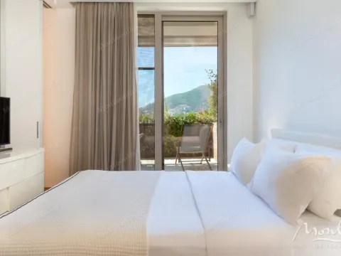 Sale, one bedroom apartment, 97m², Budva, Crna Gora - image 15