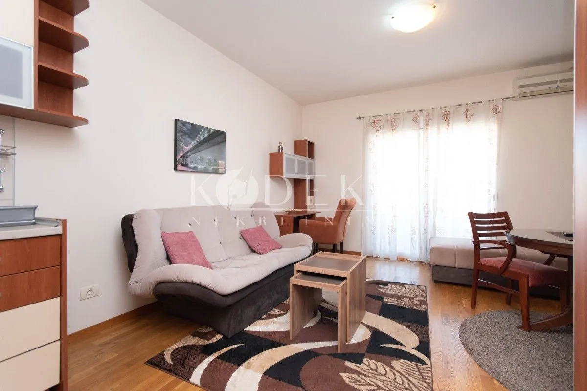 Rent, studio apartment, 30m², City Kvart, Podgorica