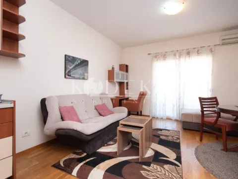 Izdavanje, garsonjera, 30m², City Kvart, Podgorica - image 9