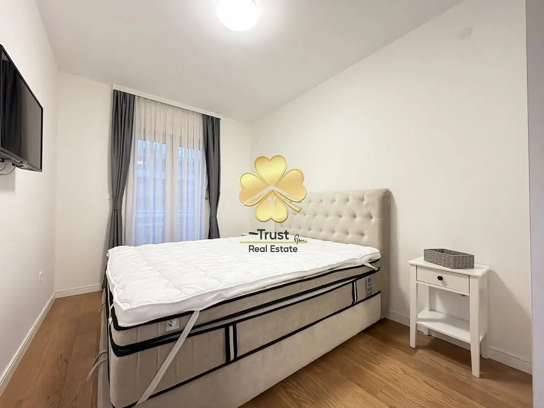Izdavanje, dvosoban stan, 75m², Central Point, Podgorica