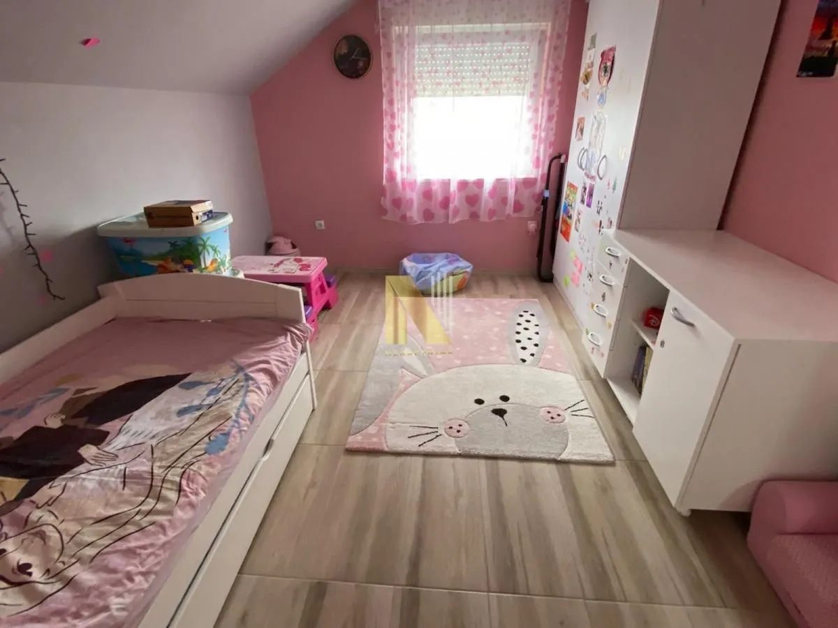 Prodaja, kuća, 272m², Kać, Novi Sad Sve Podlokacije