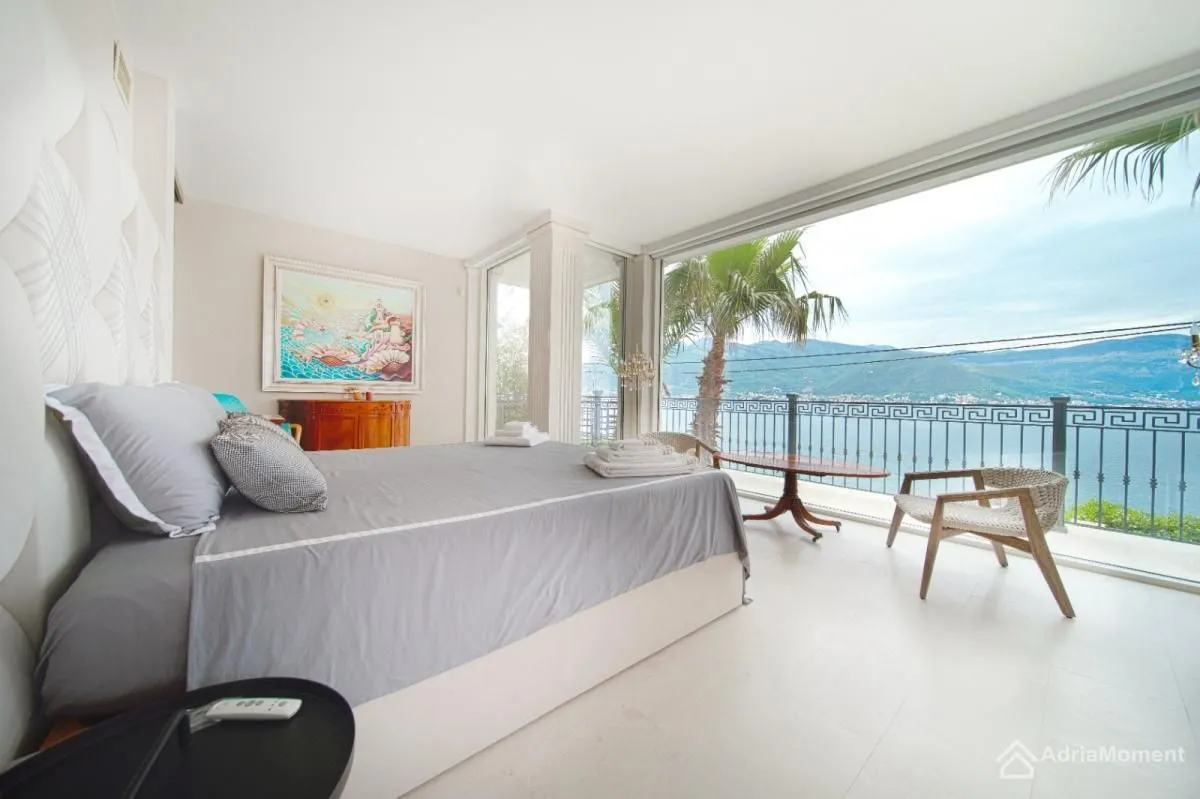 Prodaja, kuća, 238m², Krašići, Tivat