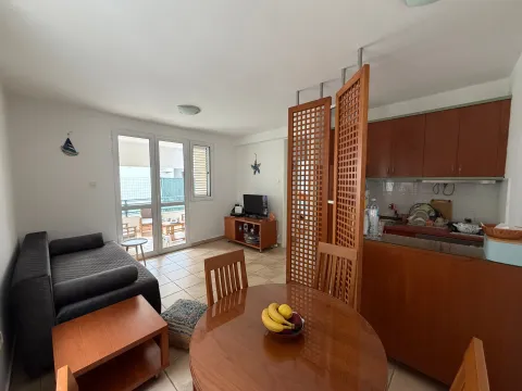 Rent, one bedroom apartment, 41m², Petrovac, Budva - image 2