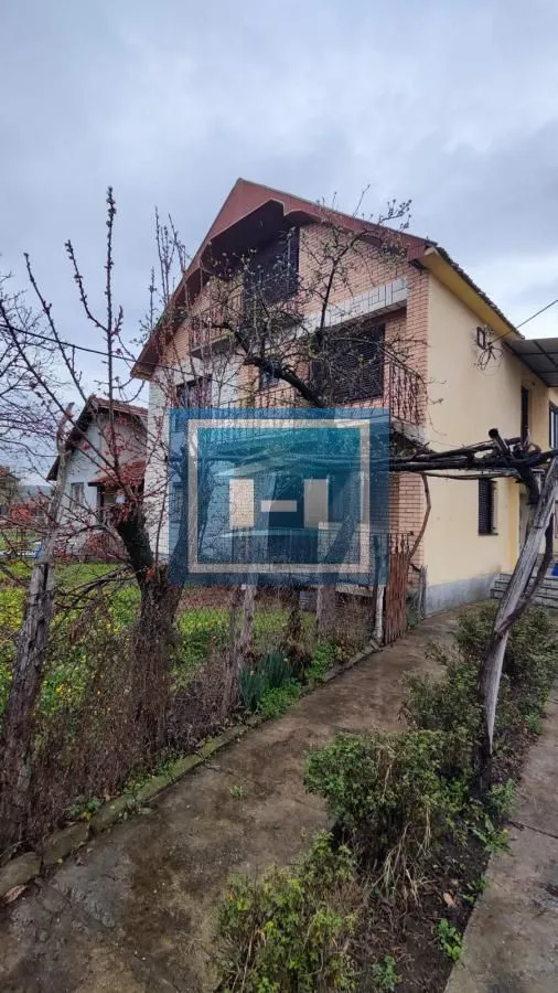 Sale, house, 240m², Batočina, Srbija
