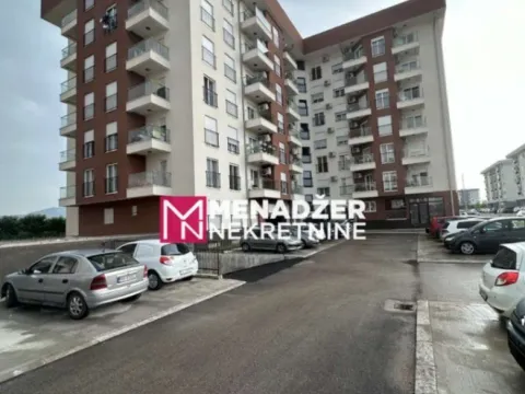 Izdavanje, dvosoban stan, 60m², Stari Aerodrom, Podgorica