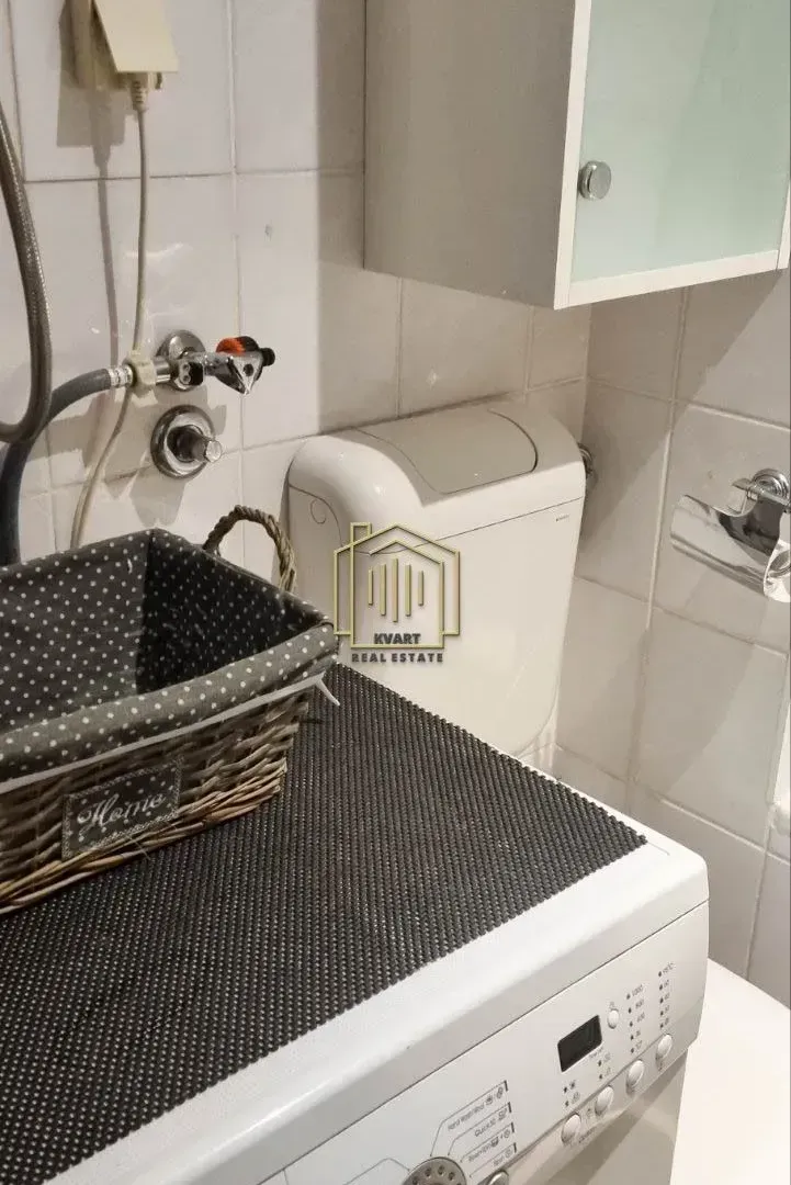 Izdavanje, jednosoban stan, 50m², Dobrota, Kotor