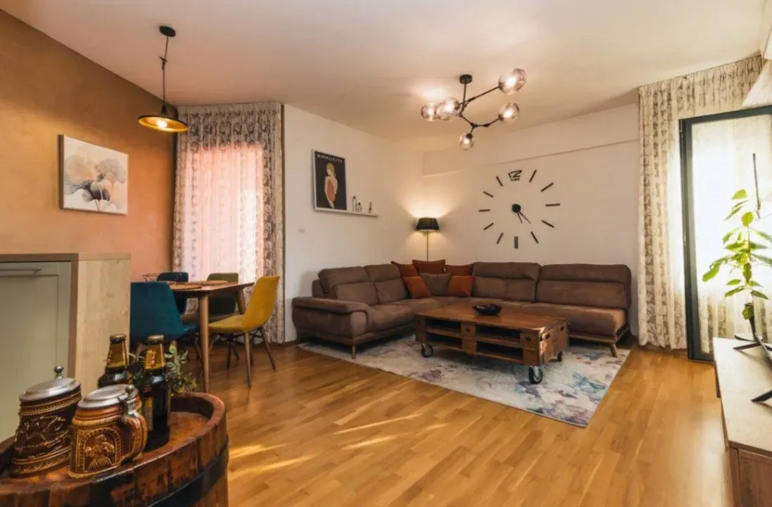 Izdavanje, dvosoban stan, 67m², Blok 9, Podgorica