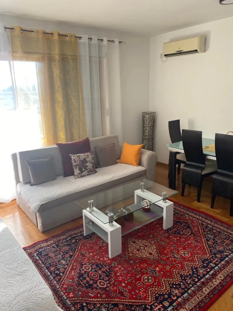 Izdavanje, jednosoban stan, 52m², Preko Morače, Podgorica