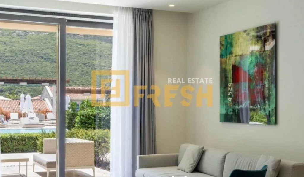 Prodaja, jednosoban stan, 90m², Herceg Novi, Crna Gora