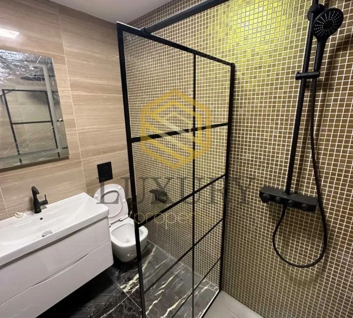 Izdavanje, trosoban stan, 111m², Zagorič, Podgorica