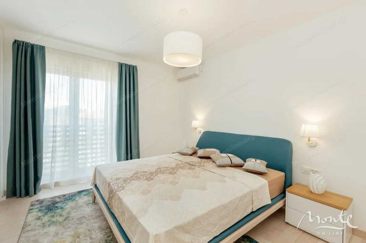 Prodaja, jednosoban stan, 65m², Herceg Novi, Crna Gora