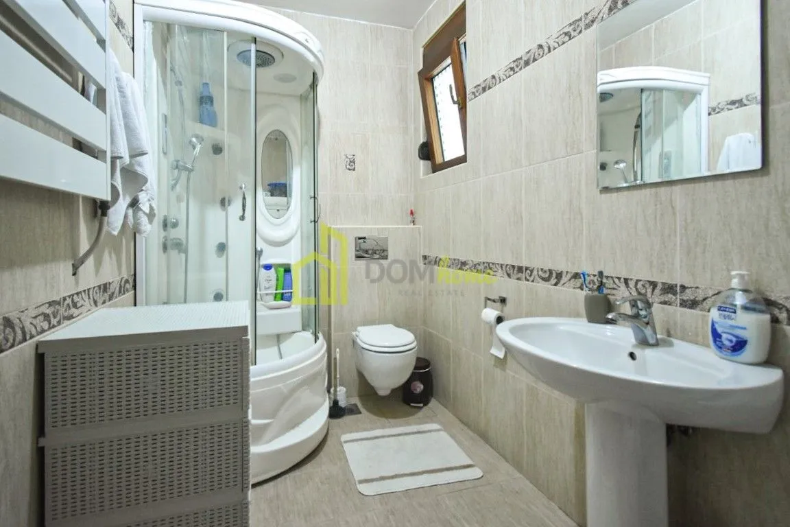 Izdavanje, dvosoban stan, 90m², Gorica C, Podgorica