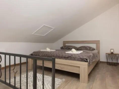 Izdavanje, dvosoban stan, 60m², Kava, Tivat - image 9