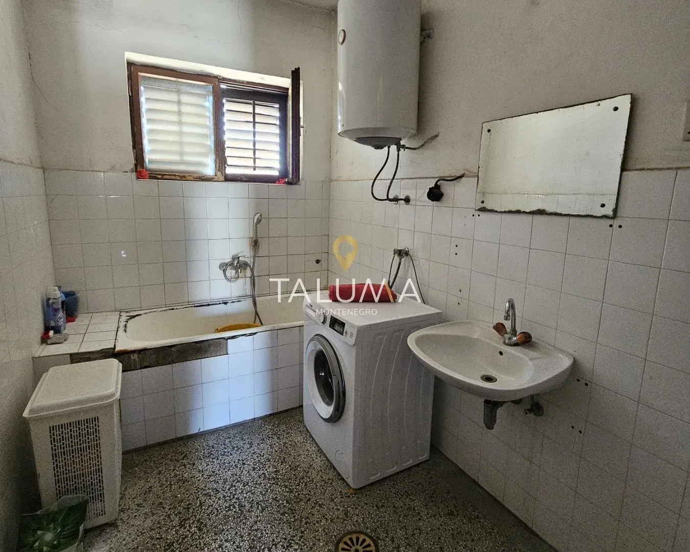 Sale, house, 300m², Masline, Podgorica