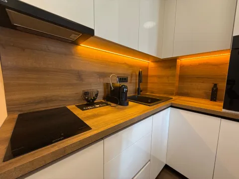 Izdavanje, jednosoban stan, 55m², Tivat, Crna Gora - image 4