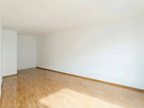 Sale, one bedroom apartment, 44m², Bečići, Budva - image 3