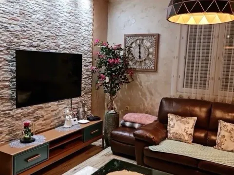 Izdavanje, kuća, 150m², Grbe, Danilovgrad - image 5