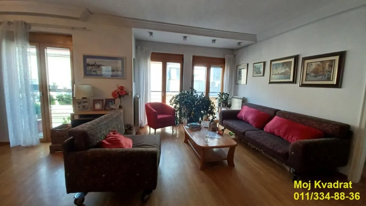 Prodaja, stan, 123m², Kalenić Pijaca, Vračar Sve Podlokacije