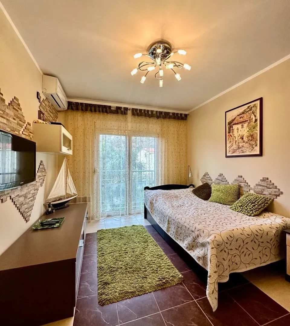 Prodaja, dvosoban stan, 86m², Kamenovo, Budva