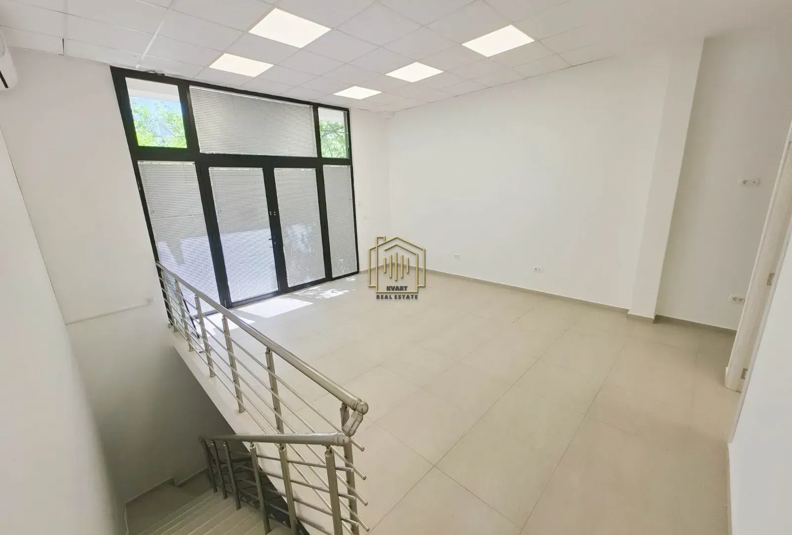 Rent, office space, 115m², Blok 6, Podgorica