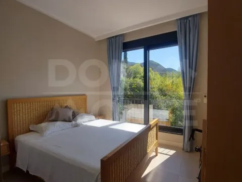 Rent, three bedroom apartment, 130m², Gornja Lastva, Tivat - image 7